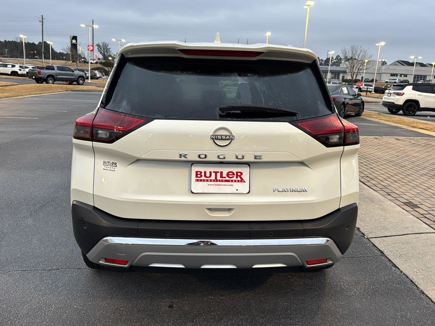 Used 2023 Nissan Rogue Platinum w/ Platinum Premium Package image 4