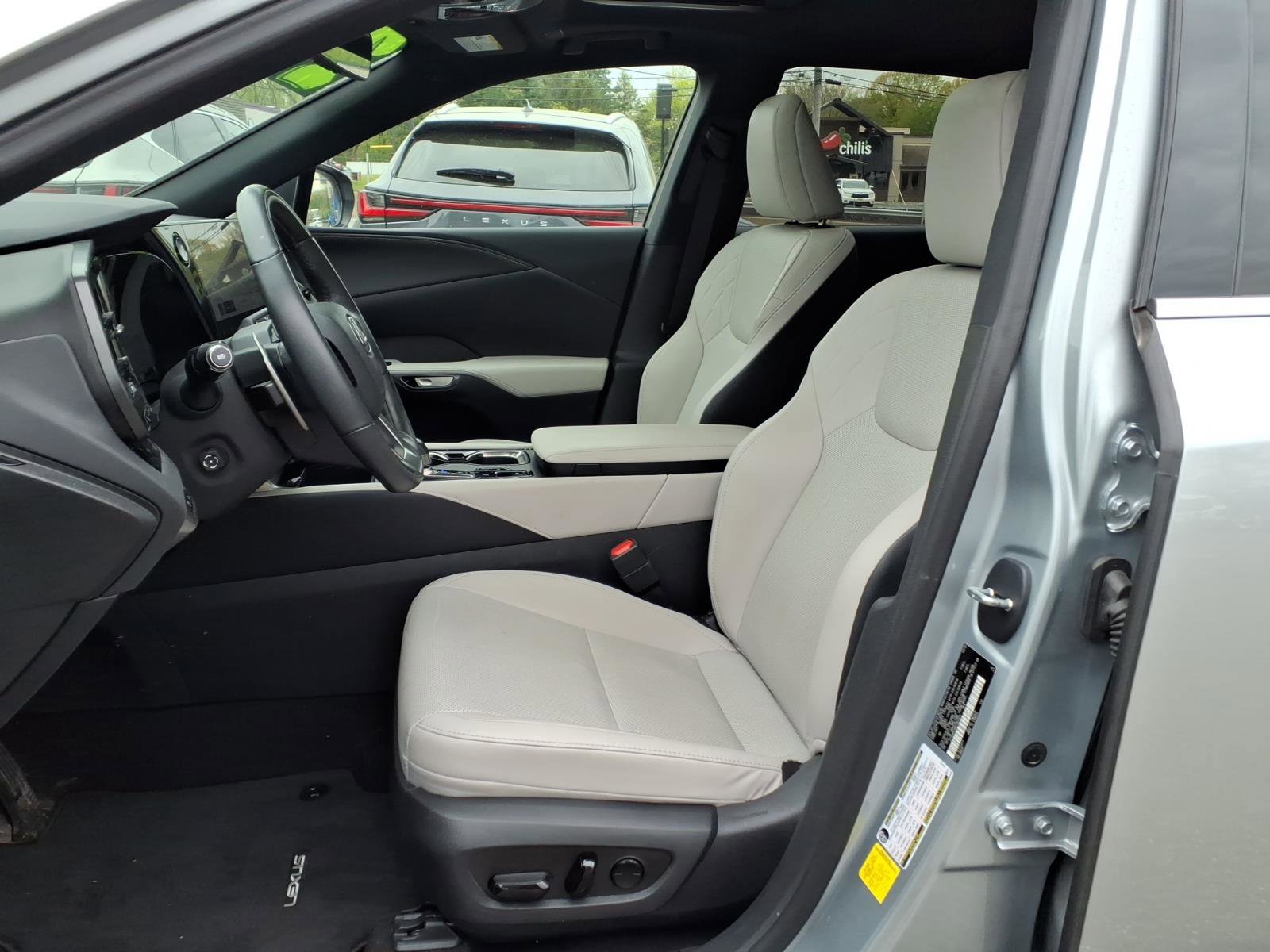 Used 2024 Lexus RX 350 Premium w/ Cold Area Package AWD/4WD image 17