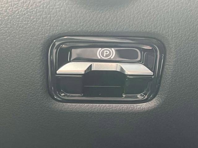 Used 2024 Mercedes-Benz CLE 300 4MATIC Coupe image 17