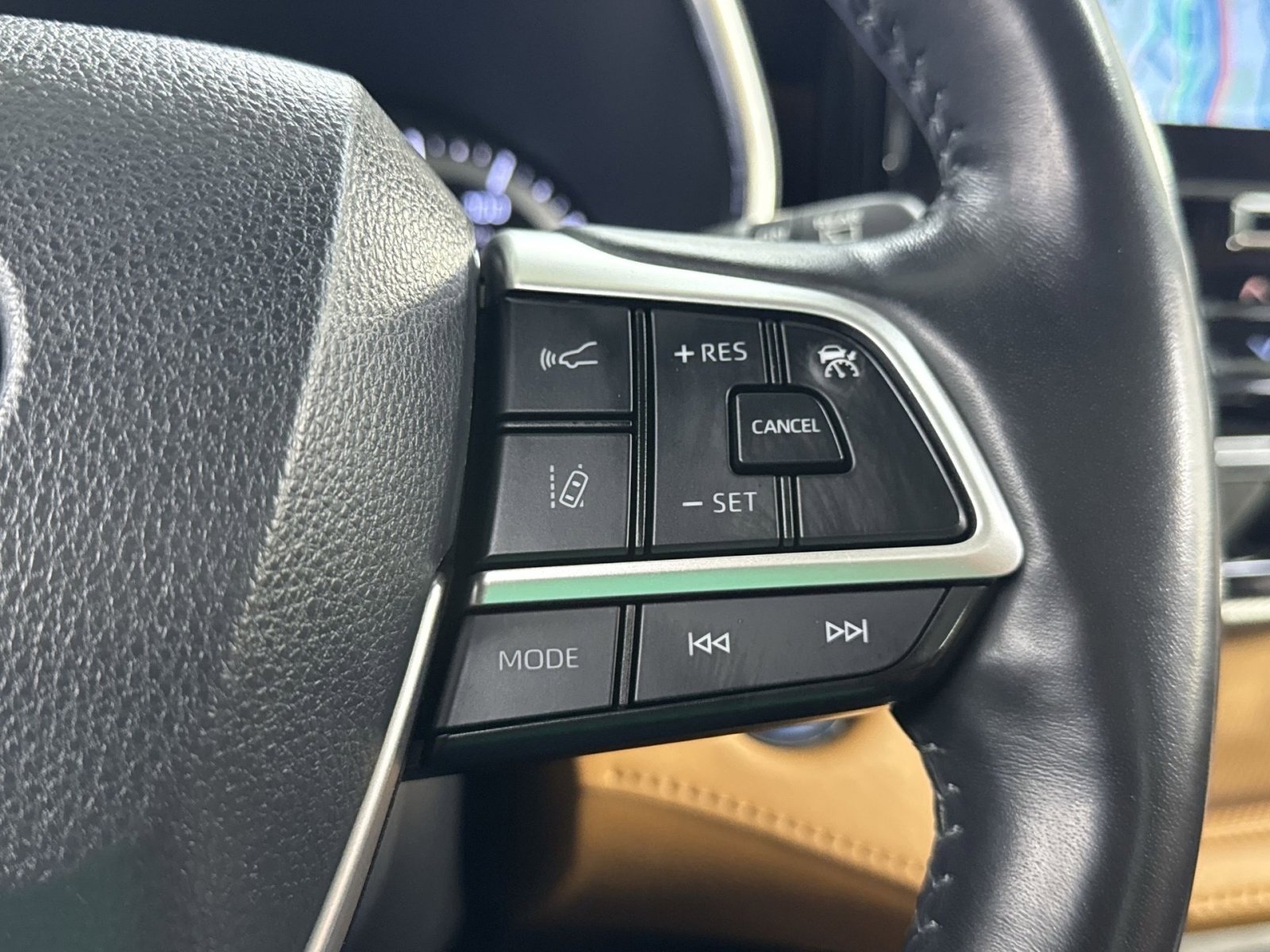 Used 2022 Toyota Highlander Platinum AWD/4WD image 45
