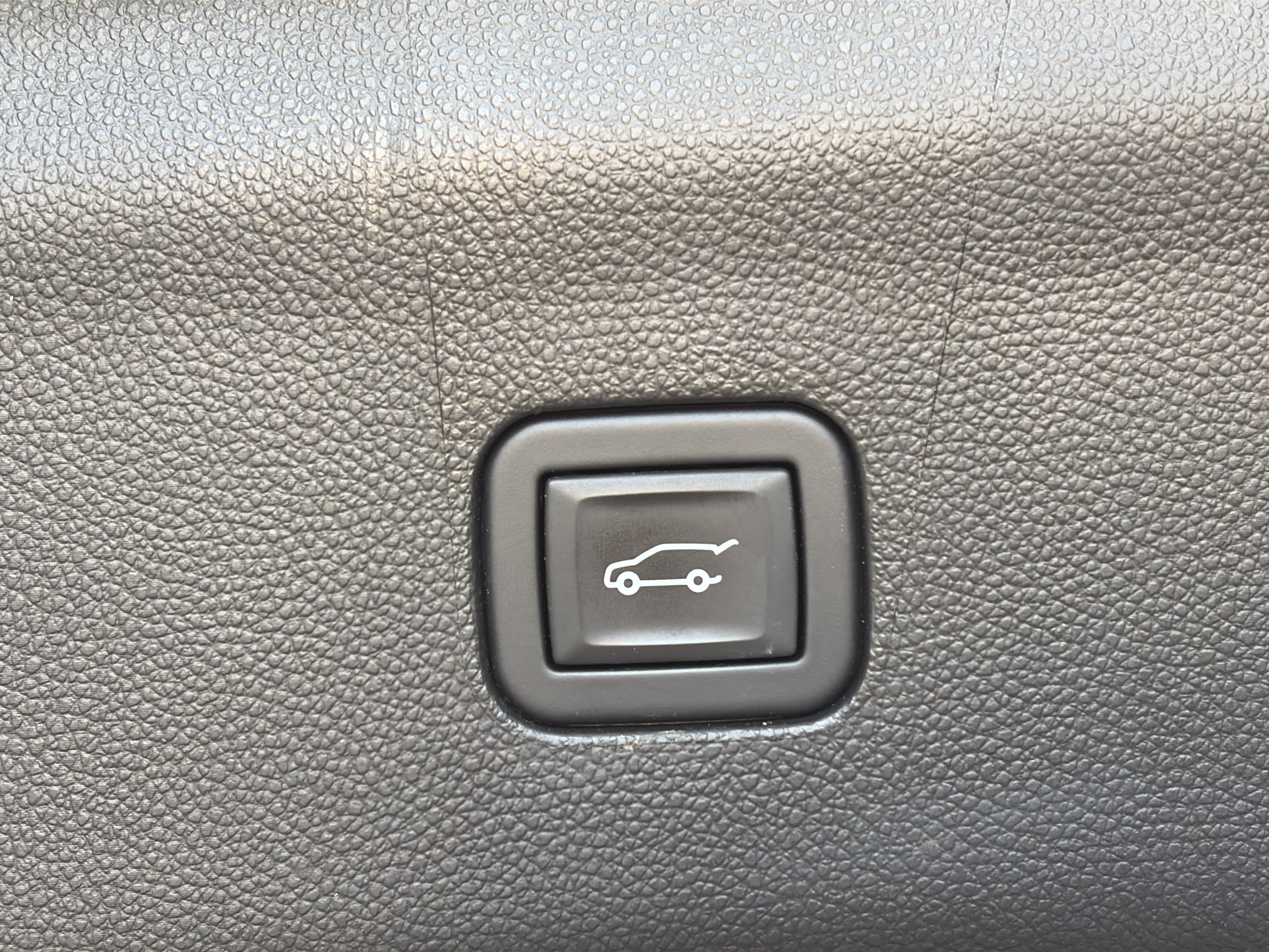 Used 2024 Buick Enclave Essence FWD image 17