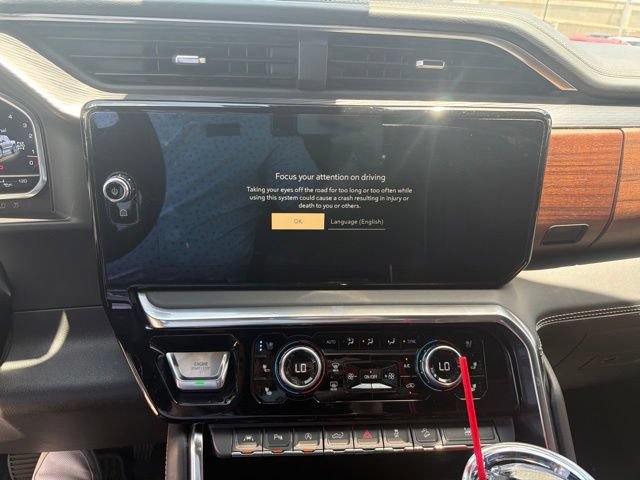 Used 2023 GMC Sierra 1500 Denali Ultimate AWD/4WD image 8
