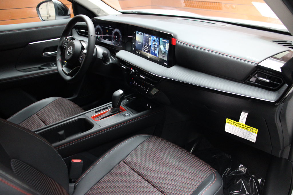New 2026 Nissan Kicks SR FWD image 6