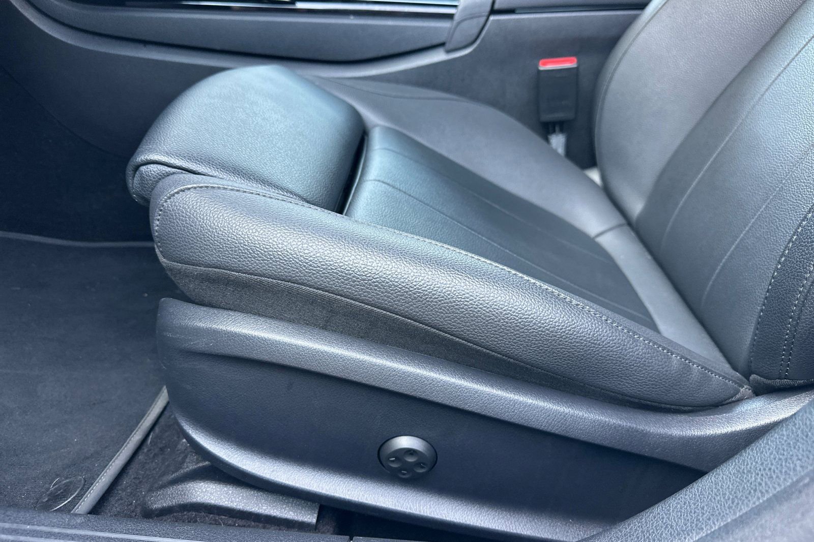 Used 2025 Mercedes-Benz CLA 250 image 13