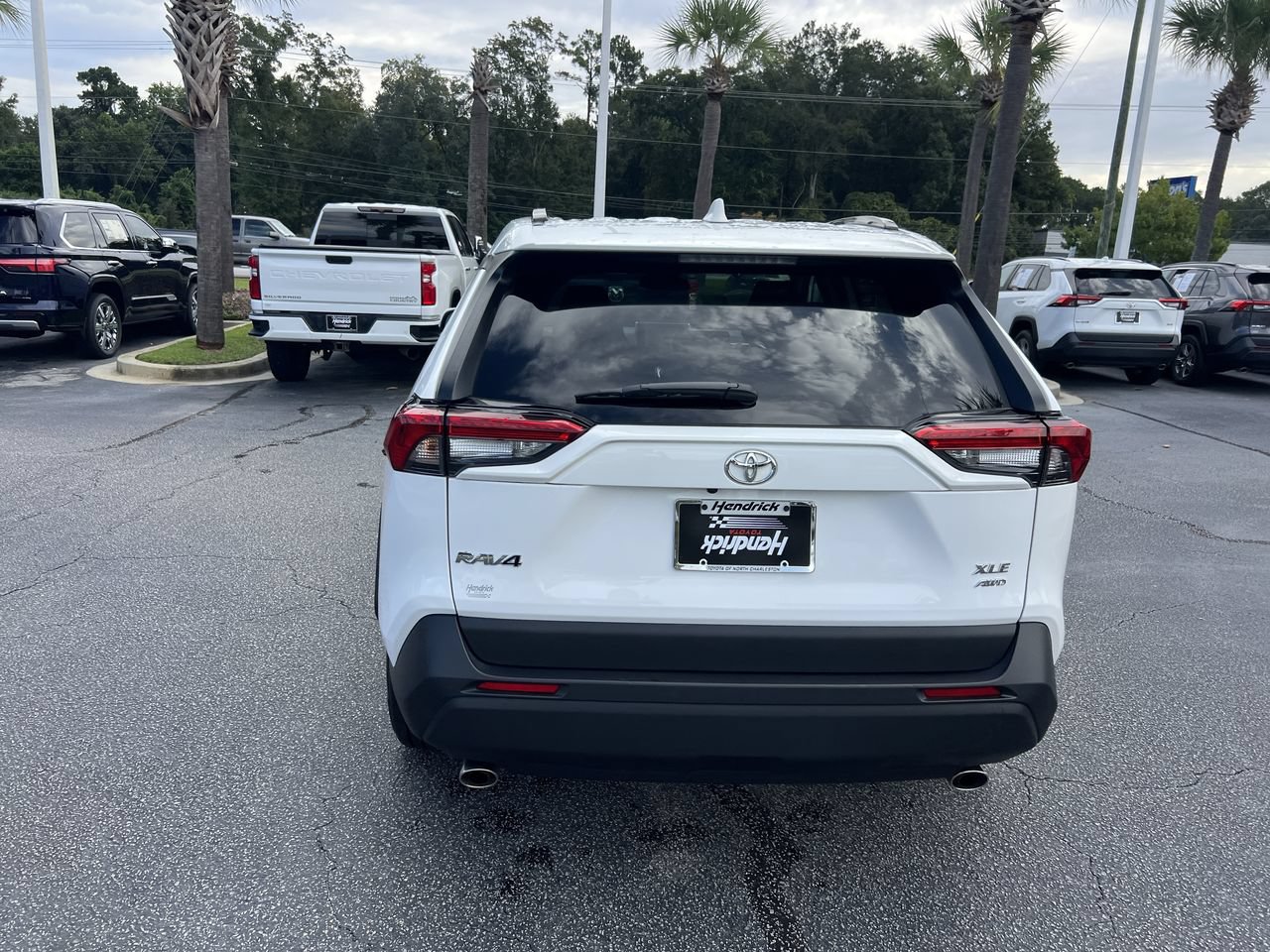 Used 2025 Toyota RAV4 XLE AWD/4WD image 9