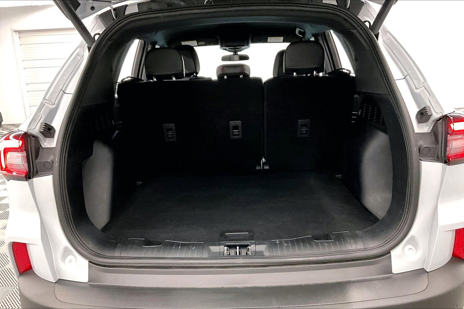 Used 2025 Ford Escape ST-Line w/ Equipment Group 301A FWD image 39