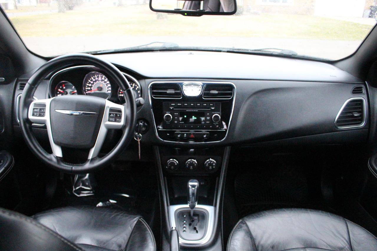 Used 2013 Chrysler 200 Limited FWD image 25