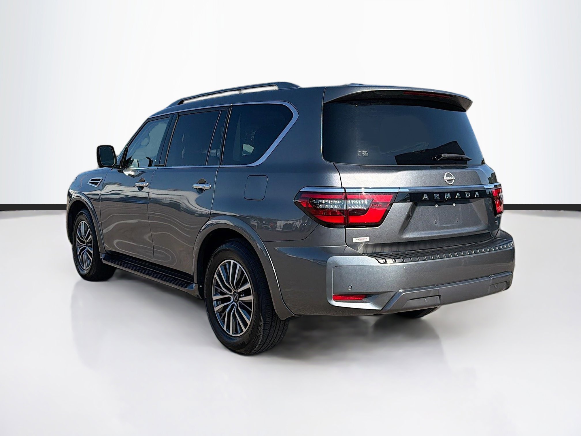 Used 2023 Nissan Armada SL w/ Captain's Chairs Package image 5