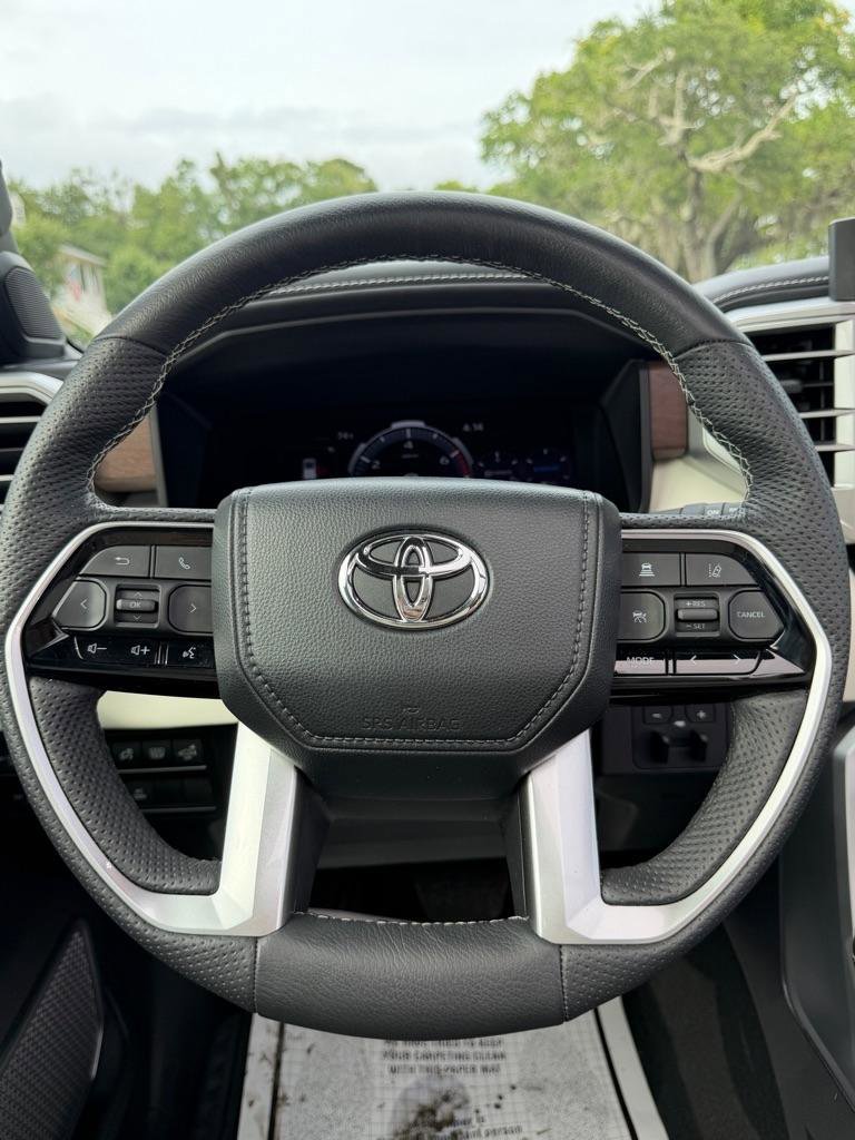Used 2025 Toyota Sequoia Capstone AWD/4WD image 25