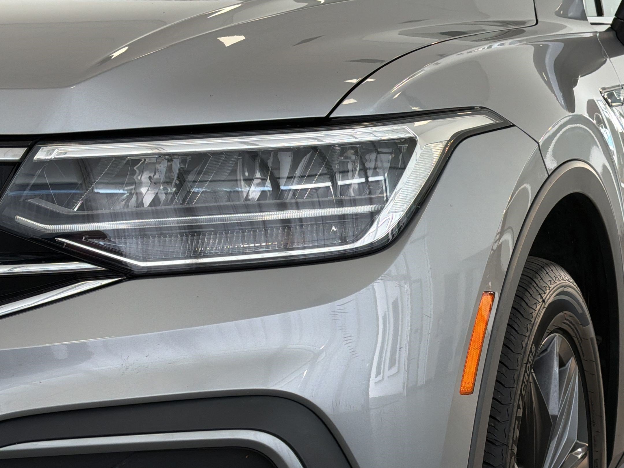 Used 2022 Volkswagen Tiguan SE FWD image 11