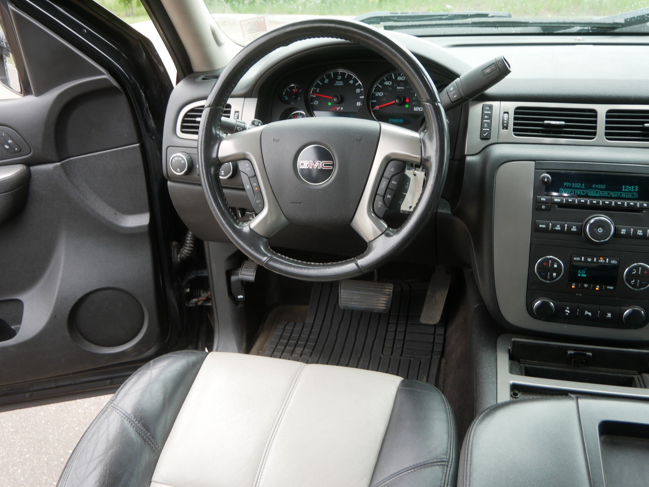 Used 2011 GMC Sierra 1500 SLT w/ All-Terrain Package AWD/4WD image 9