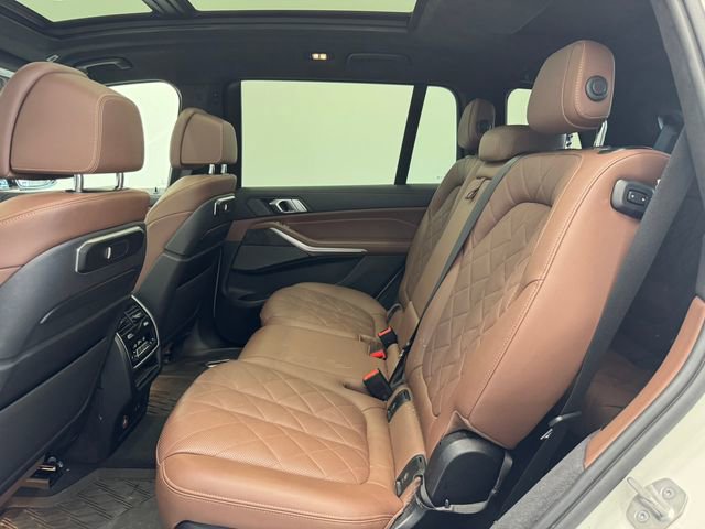 Used 2023 BMW X7 xDrive40i w/ Executive Package image 19