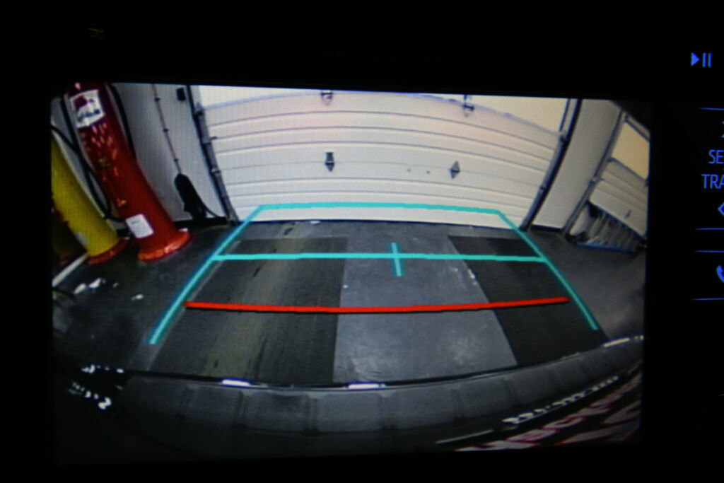 Used 2015 Toyota Sienna LE image 16