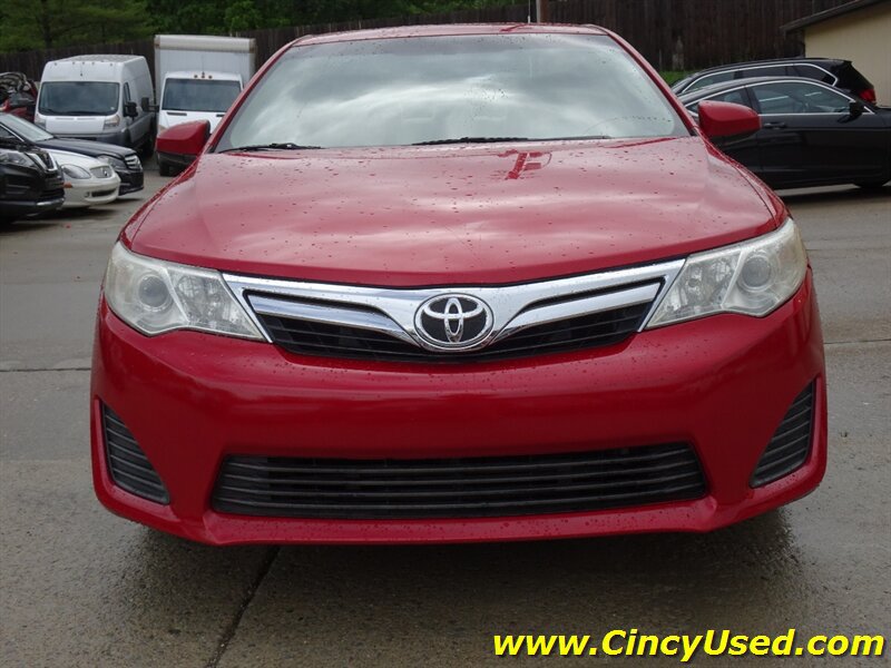 Used 2012 Toyota Camry LE FWD image 2