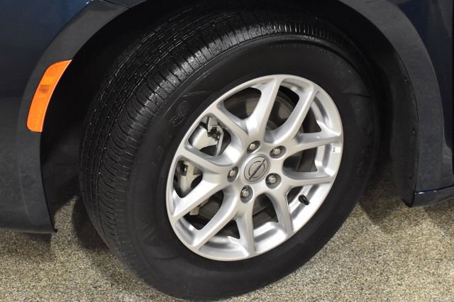 Certified 2025 Chrysler Pacifica Select image 11