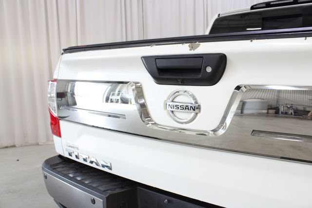 Used 2017 Nissan Titan Platinum Reserve AWD/4WD image 32