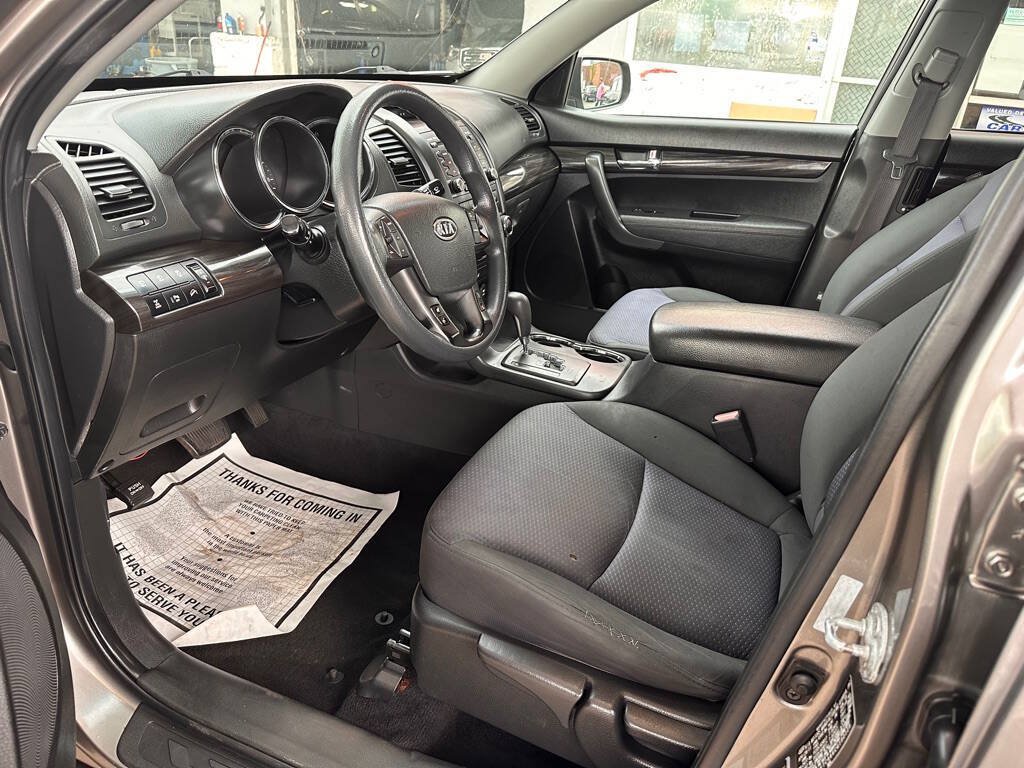 Used 2012 Kia Sorento LX w/ Convenience Pkg AWD/4WD image 13