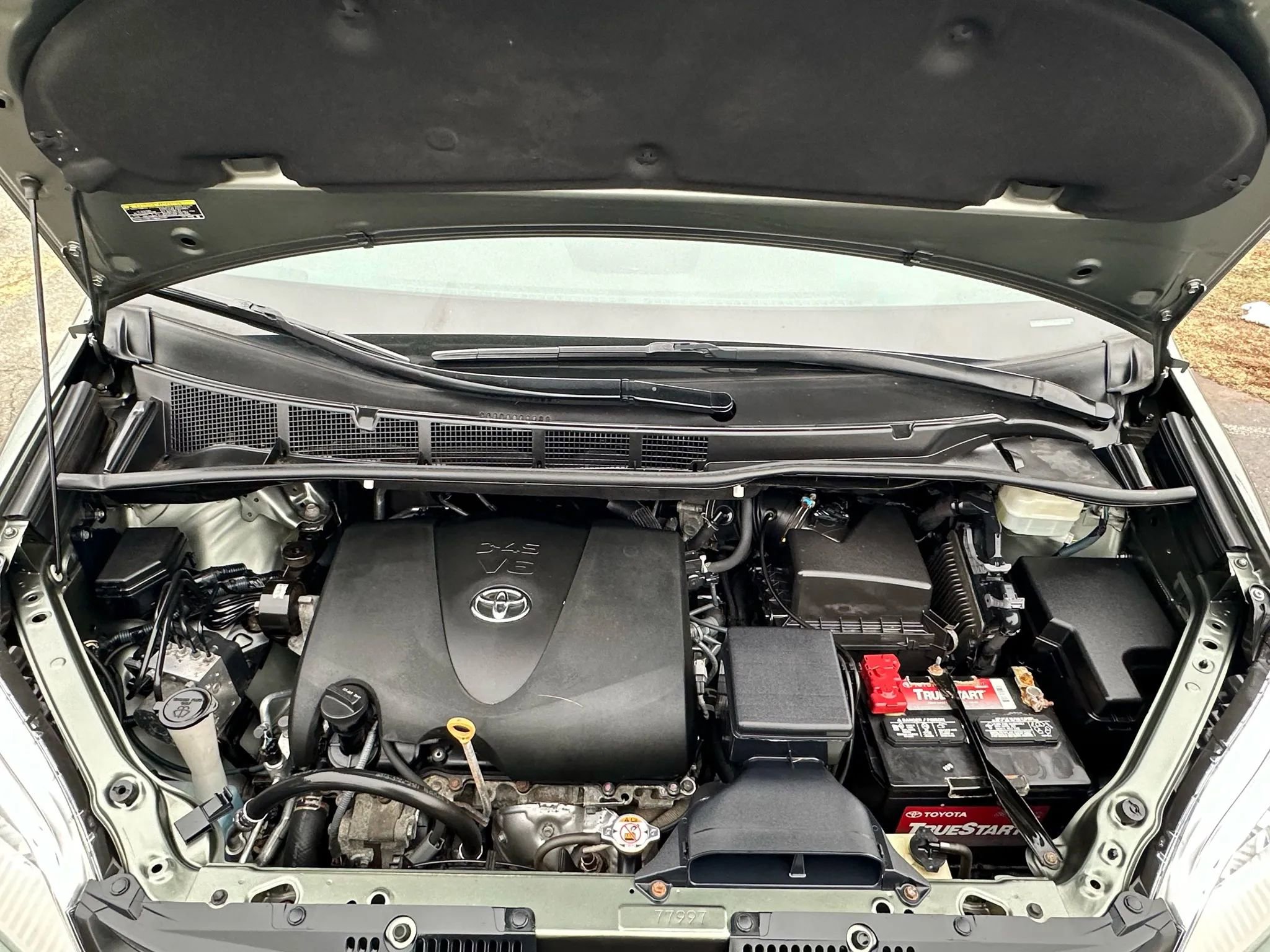 Used 2020 Toyota Sienna L image 38