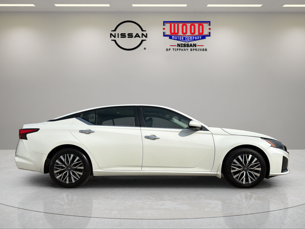 Certified 2023 Nissan Altima 2.5 SV w/ SV Premium Package FWD image 2