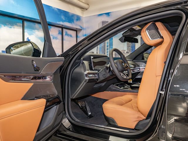 Used 2026 BMW 740i xDrive image 13