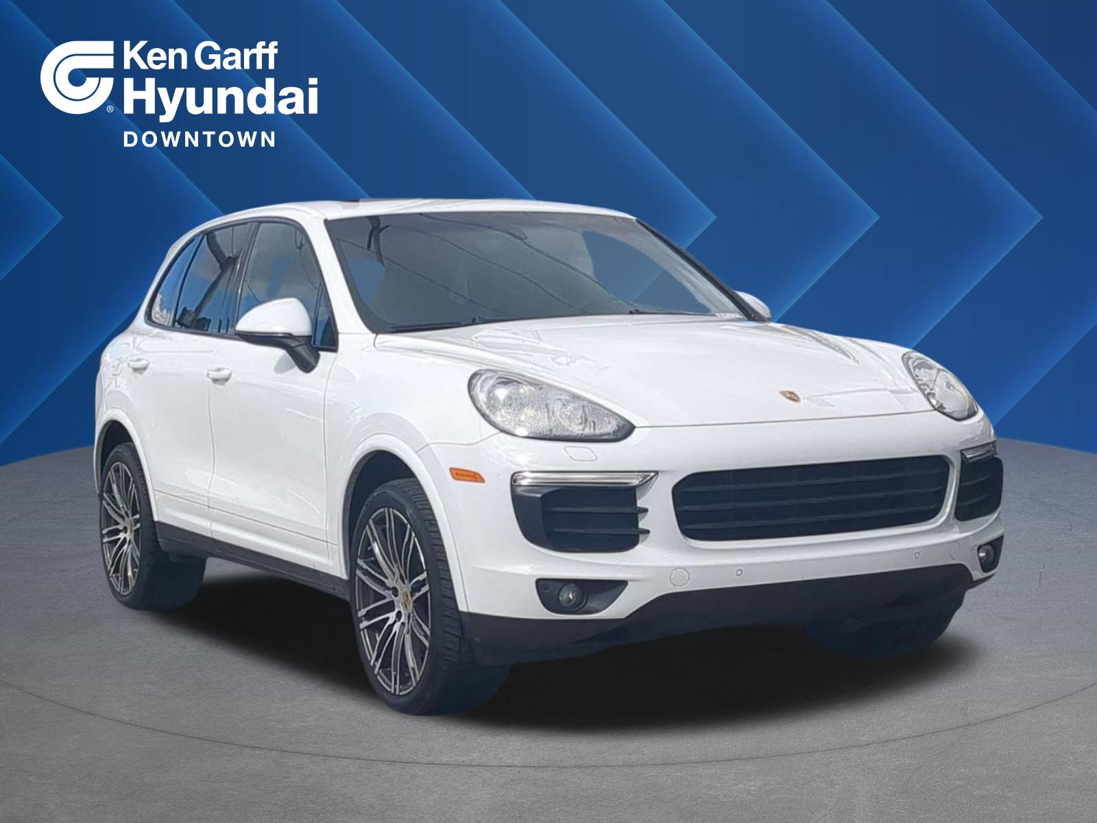 Used 2017 Porsche Cayenne Platinum Edition image 1