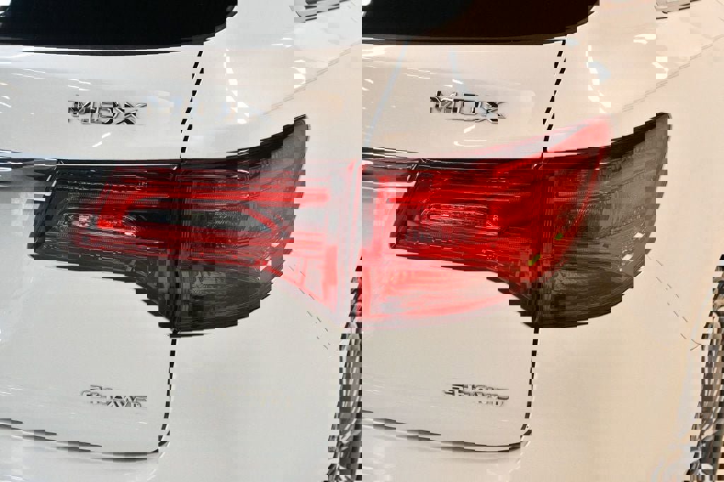 Used 2017 Acura MDX SH-AWD w/ Technology Package image 16