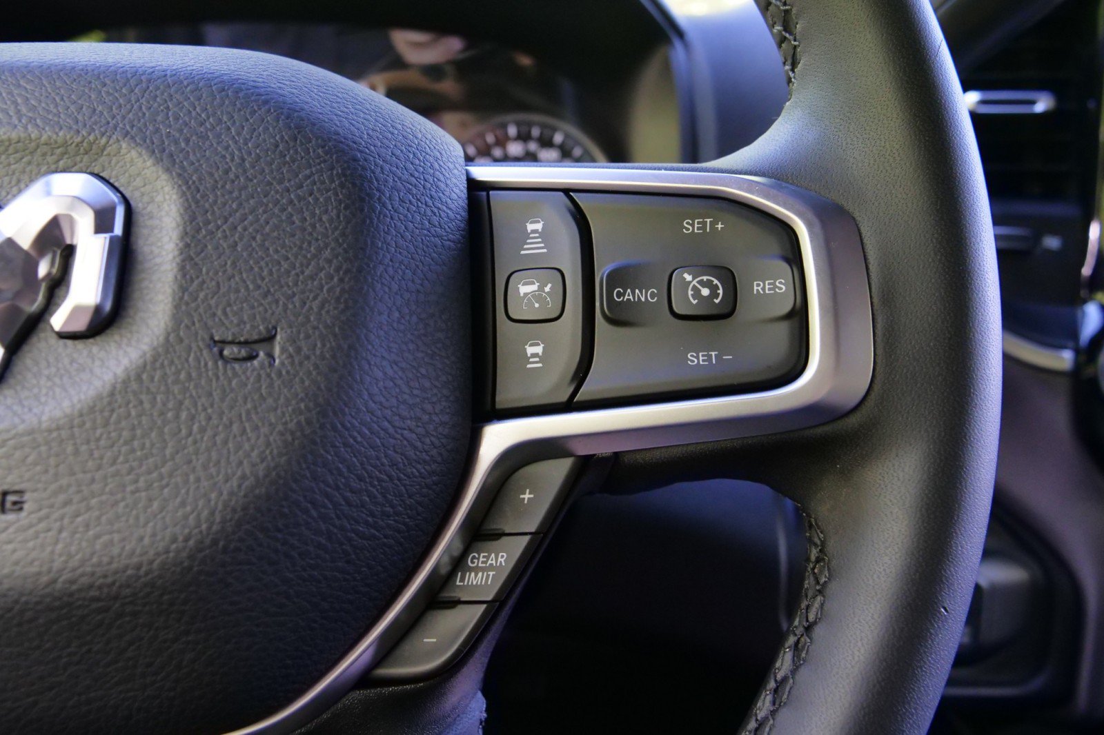 Used 2025 RAM 3500 Big Horn AWD/4WD image 16