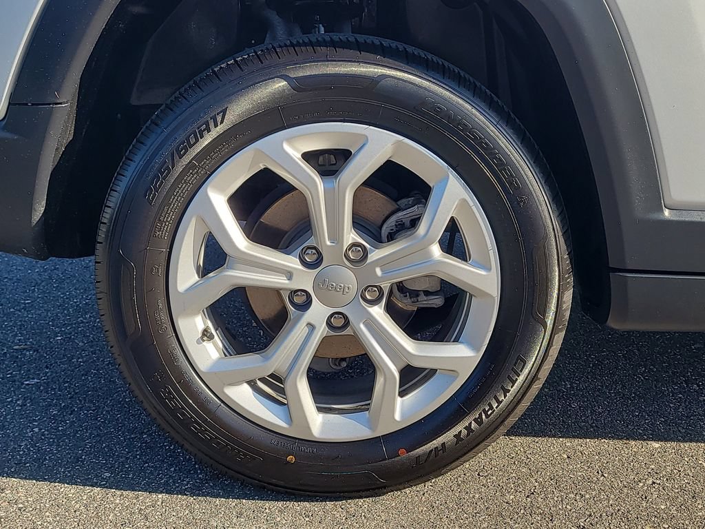 Used 2024 Jeep Compass Latitude AWD/4WD image 6