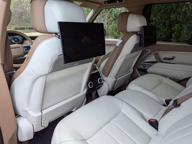 New 2025 Land Rover Range Rover SV image 13