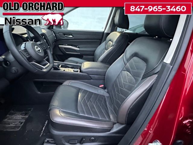 Used 2024 Nissan Pathfinder Platinum w/ Cargo Package AWD/4WD image 11