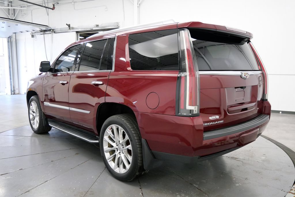 Used 2020 Cadillac Escalade Luxury AWD/4WD image 5