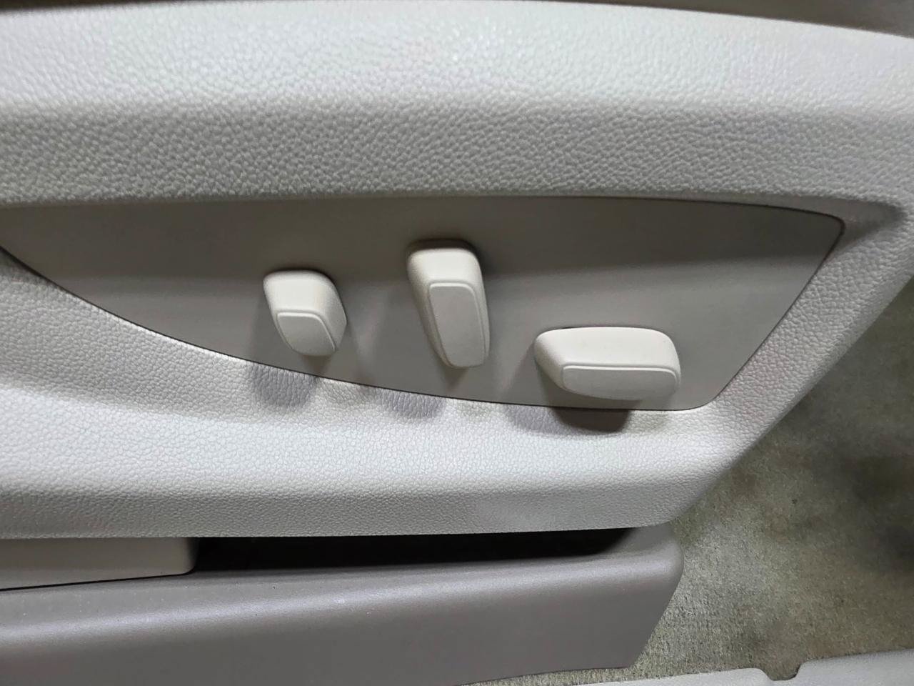 Used 2018 GMC Yukon XL Denali w/ Denali Ultimate Package AWD/4WD image 31