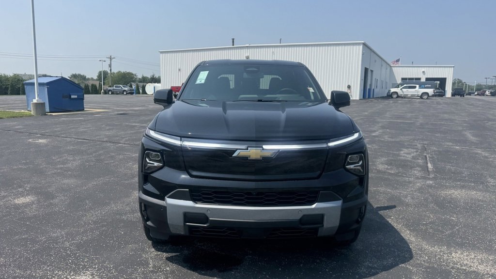 New 2025 Chevrolet Silverado EV LT image 2
