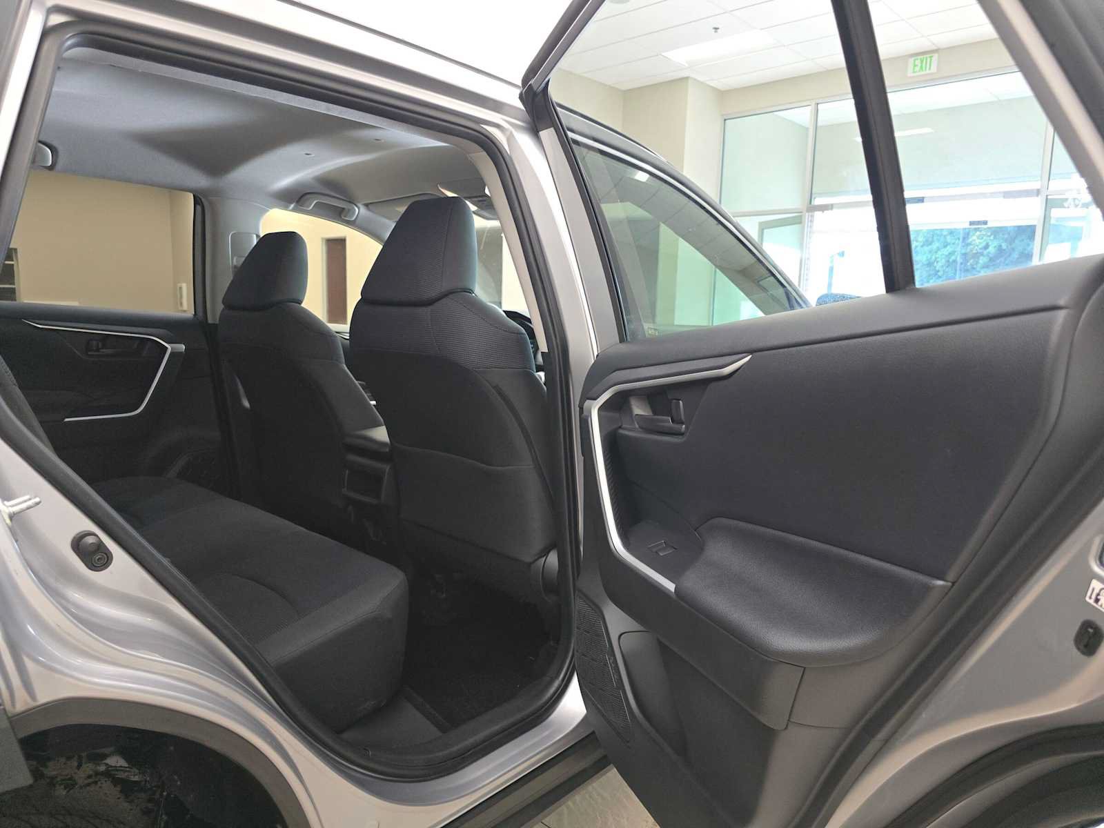 Used 2019 Toyota RAV4 LE w/ All Weather Liner Package AWD/4WD image 25