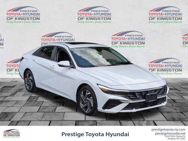Used 2025 Hyundai Elantra Limited FWD image 1