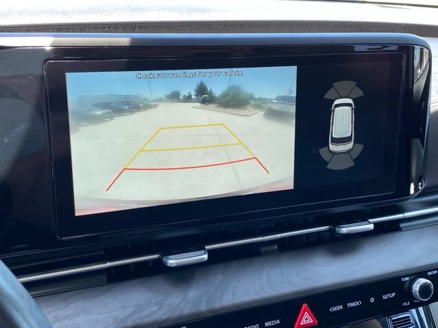 Used 2022 Kia Carnival EX FWD image 22