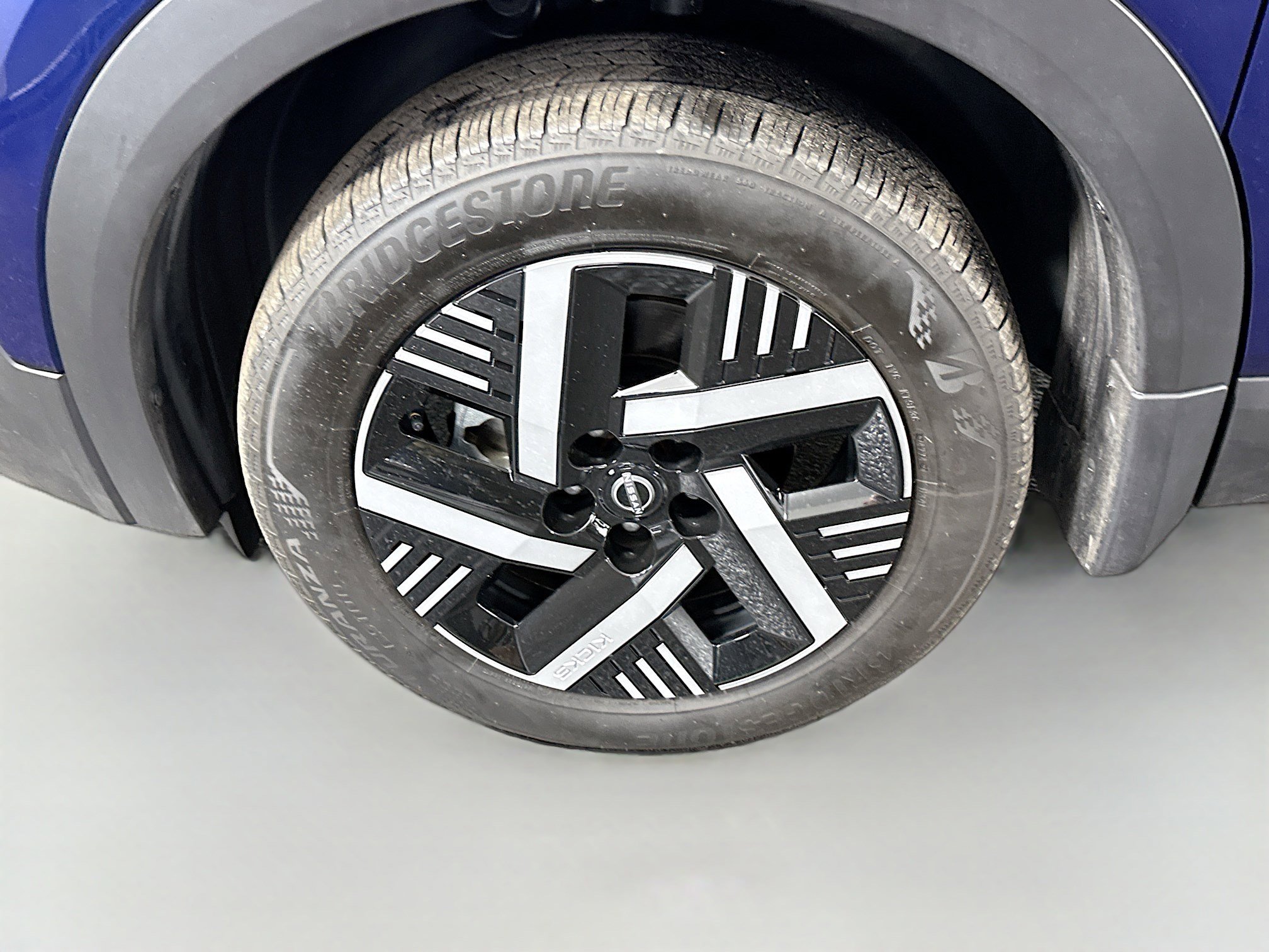 Used 2025 Nissan Kicks SV image 38