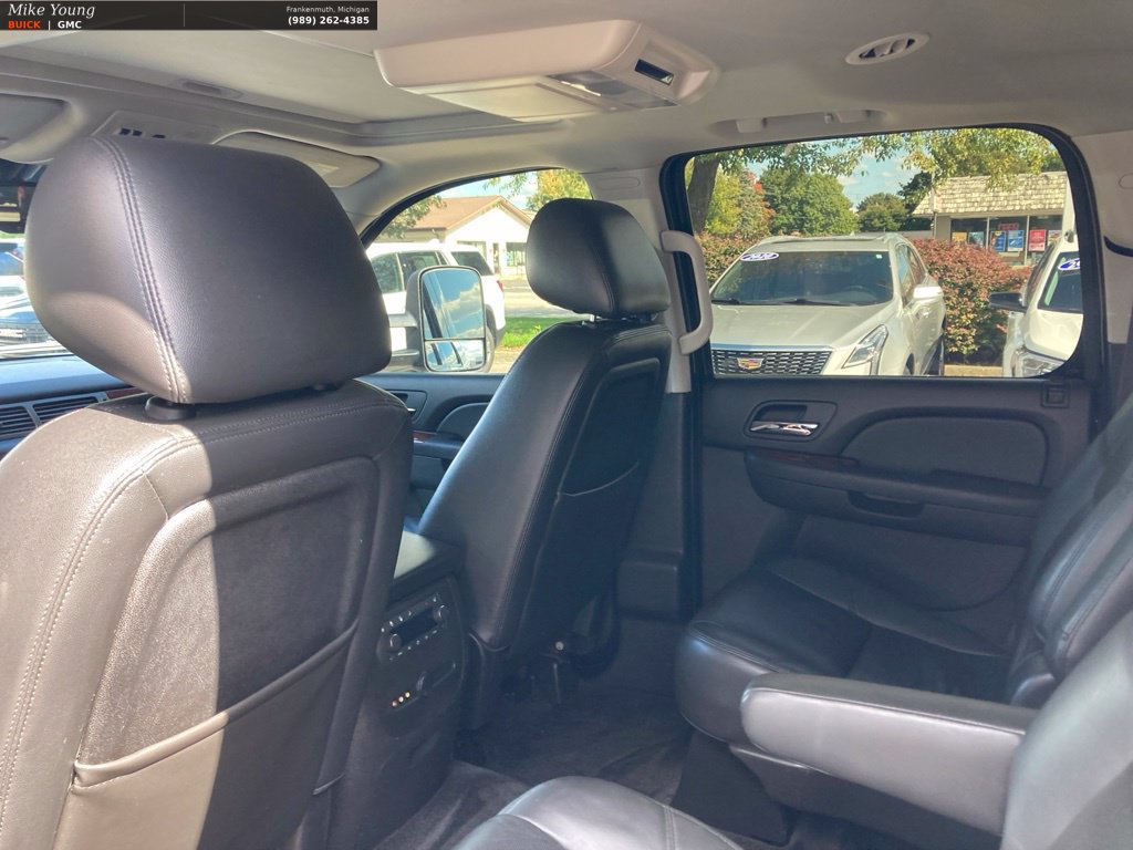 Used 2012 Chevrolet Suburban 2500 LT AWD/4WD image 12