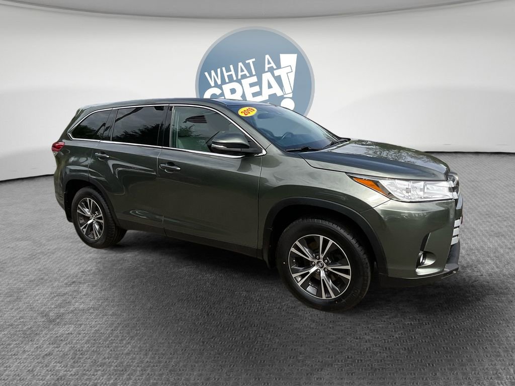 Used 2019 Toyota Highlander Plus AWD/4WD video 1