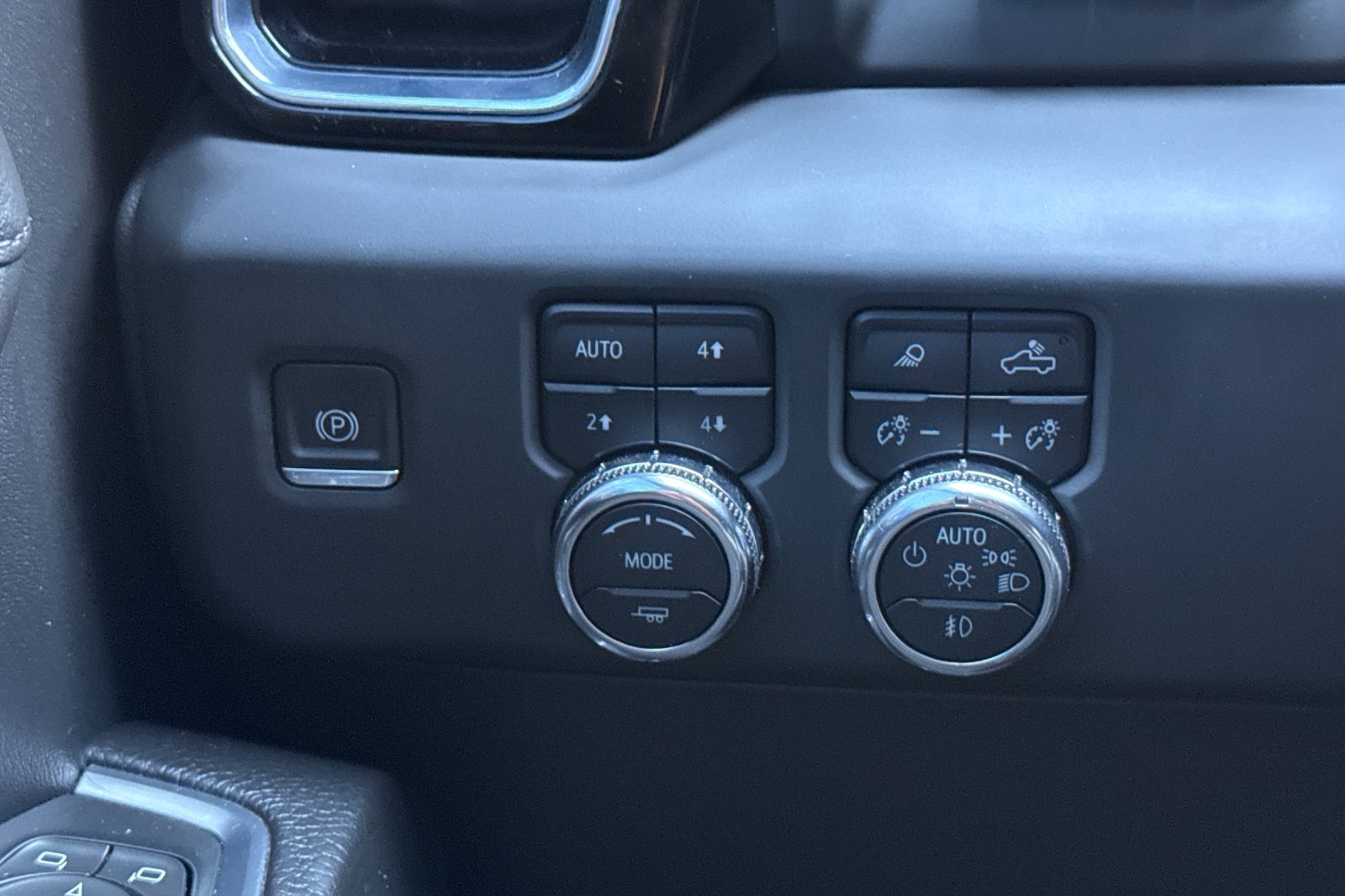 Used 2024 GMC Sierra 1500 Denali w/ Technology Package AWD/4WD image 34