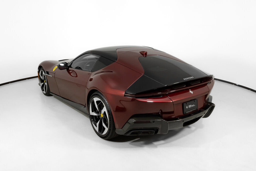 Certified 2025 Ferrari 12Cilindri RWD image 5