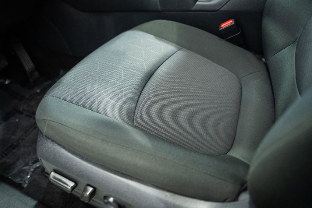 Used 2025 Toyota RAV4 XLE image 30