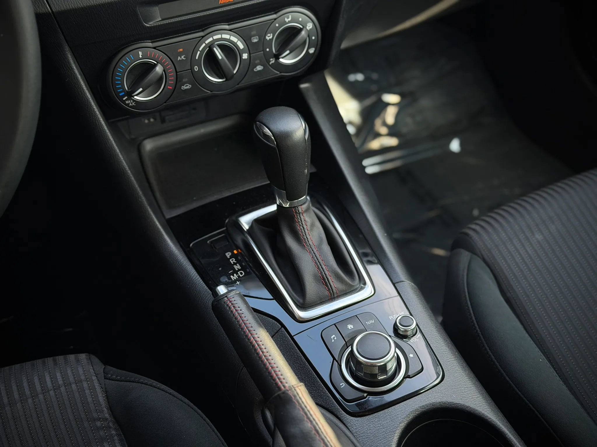 Used 2015 MAZDA MAZDA3 i Touring FWD image 14