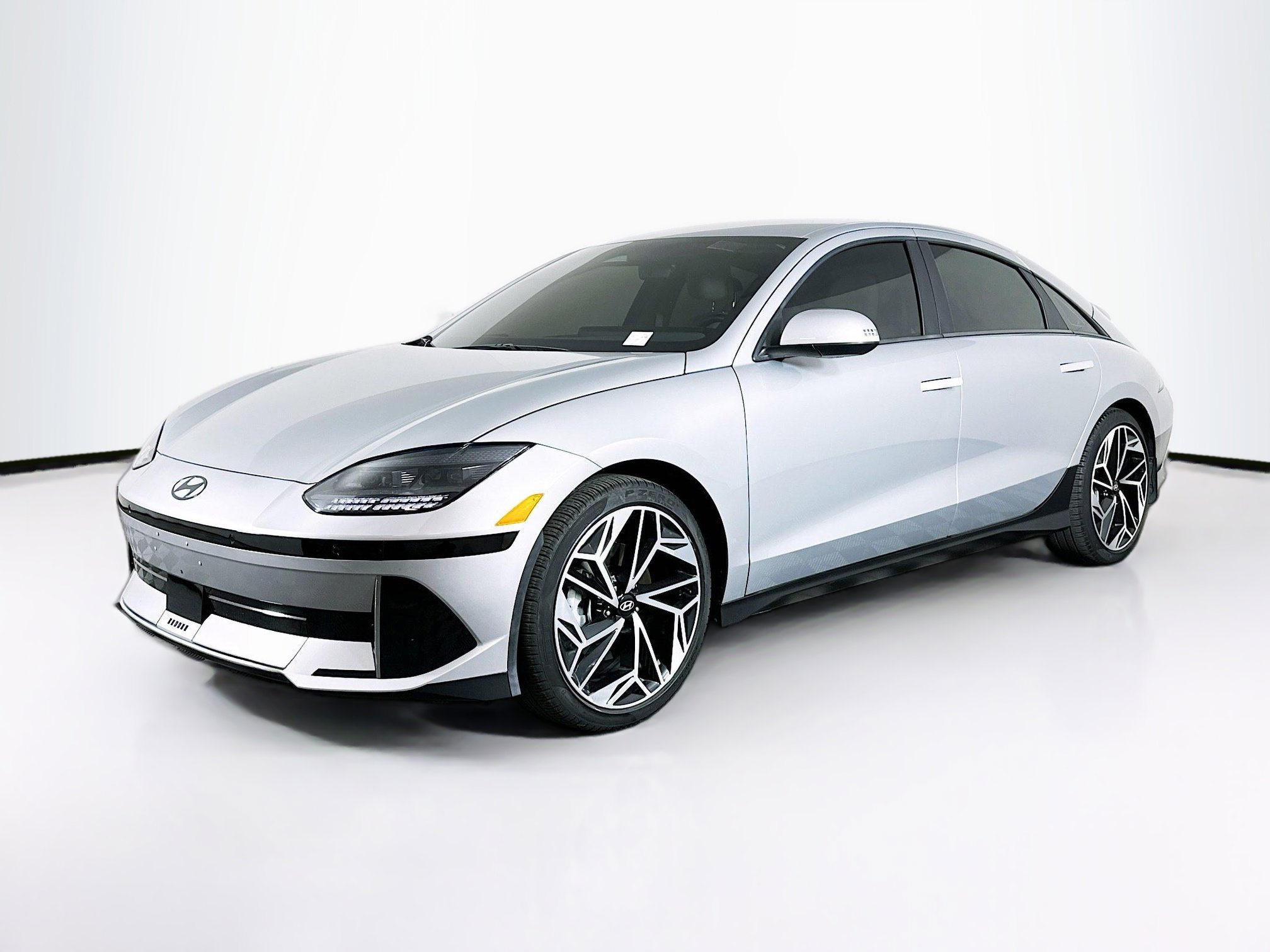Used 2024 Hyundai Ioniq 6 SEL RWD image 3