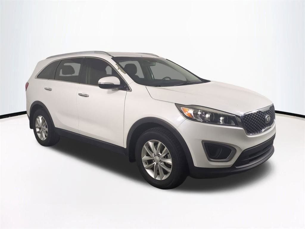 Used 2016 Kia Sorento FWD image 2