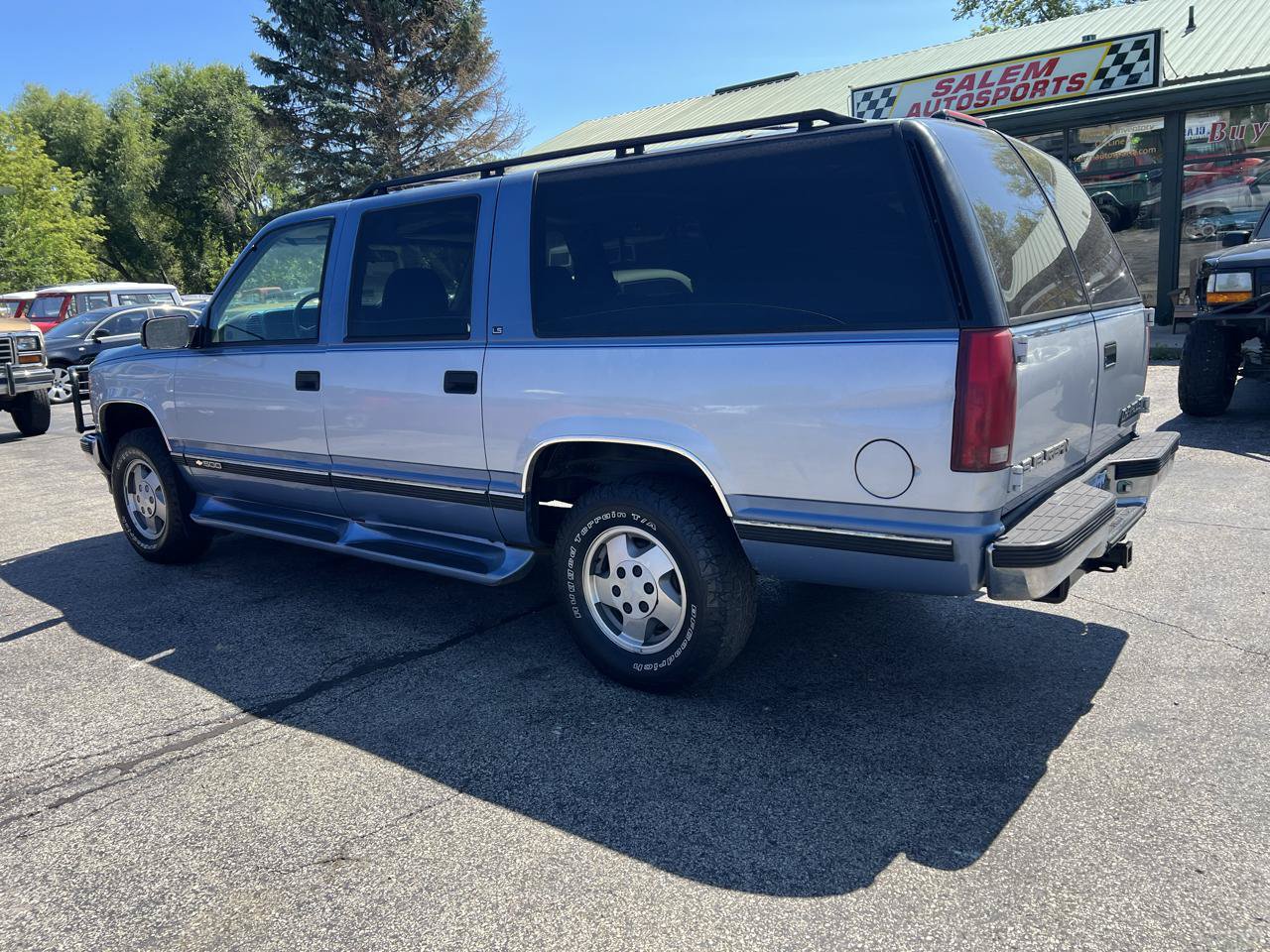 Used 1995 Chevrolet Suburban 4WD image 6