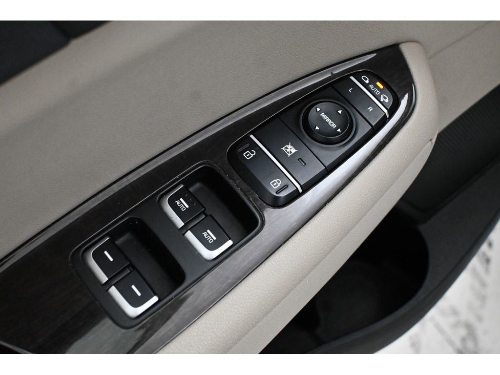 Used 2018 Kia Optima EX w/ Premium Package FWD image 32