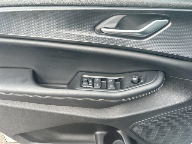 Used 2023 Jeep Grand Cherokee Altitude AWD/4WD image 16