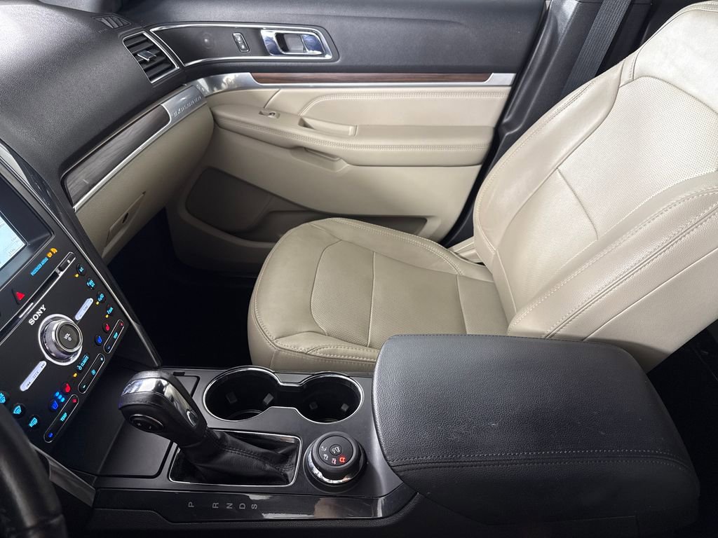 Used 2018 Ford Explorer Limited w/ Equipment Group 301A AWD/4WD image 20