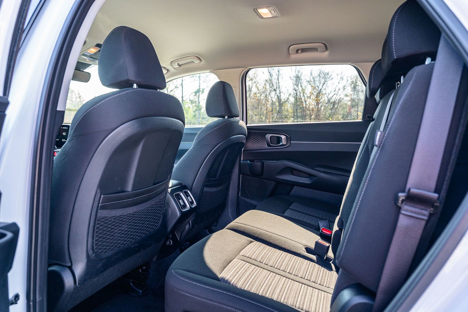 Used 2025 Kia Sorento LX image 17